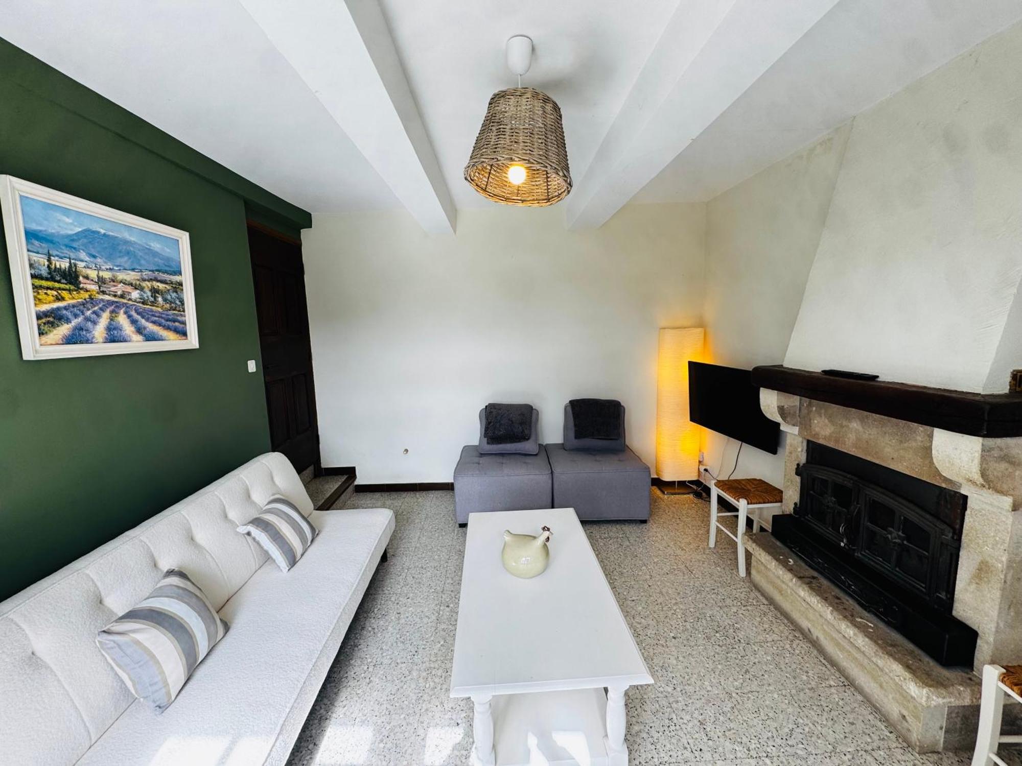 Gite La Bastide De La Loge Au Pied Du Mont Ventoux Sault Værelse billede